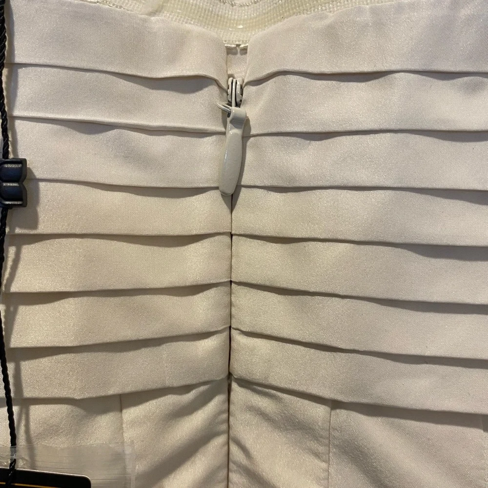 BCBGMaxAzria Cream Bubble Hem Dress Size 6 NWT Convertible Strap Cocktail - Picture 9 of 12